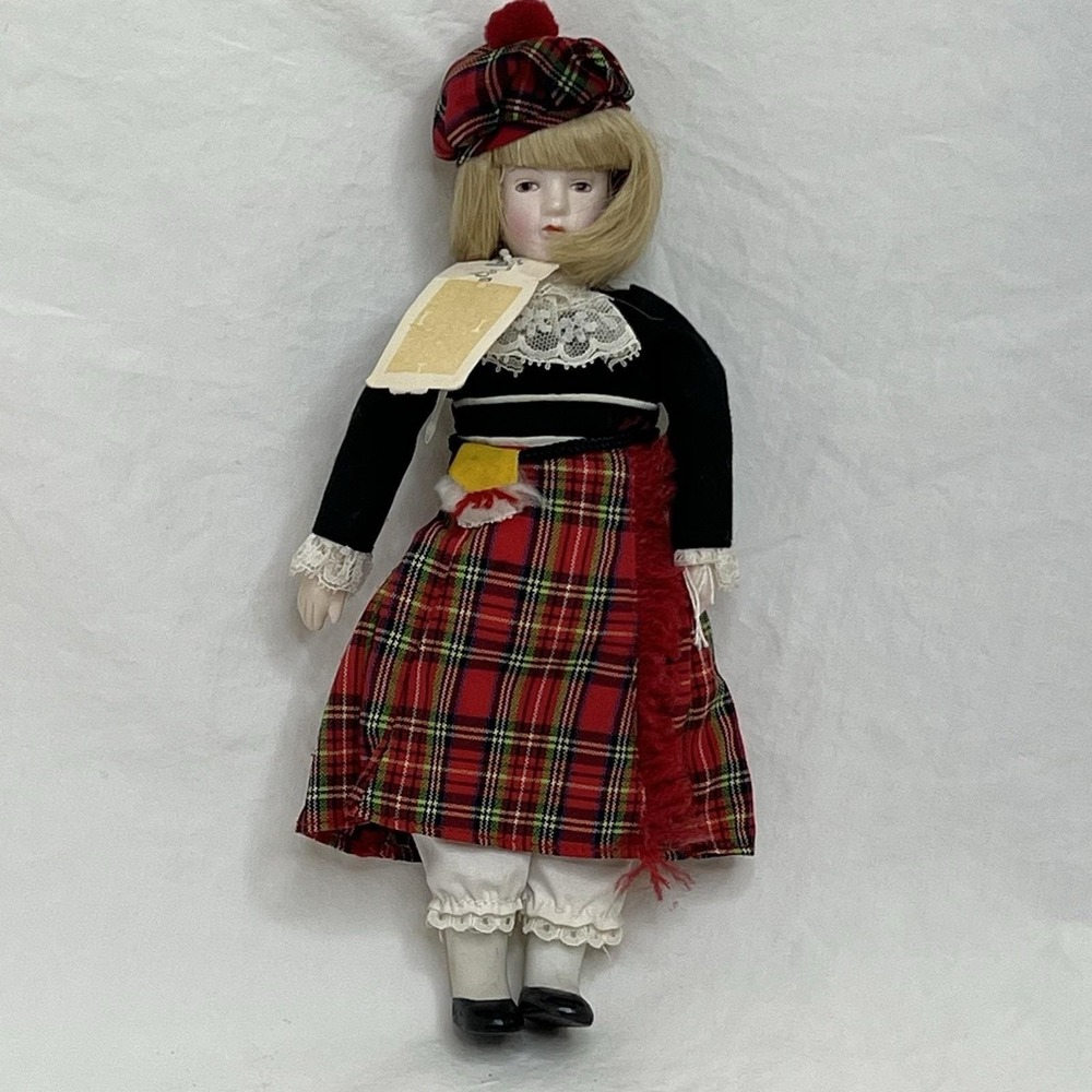 Vintage Russ Berrie Scottish Tartan Doll #1609 Wooden Head Yarn Hair 18Th